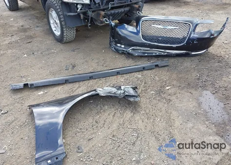 2016 Chrysler 300 Anniversary Edition z USA, uszkodzony, nr VIN 2C3CCAAG9GH128513